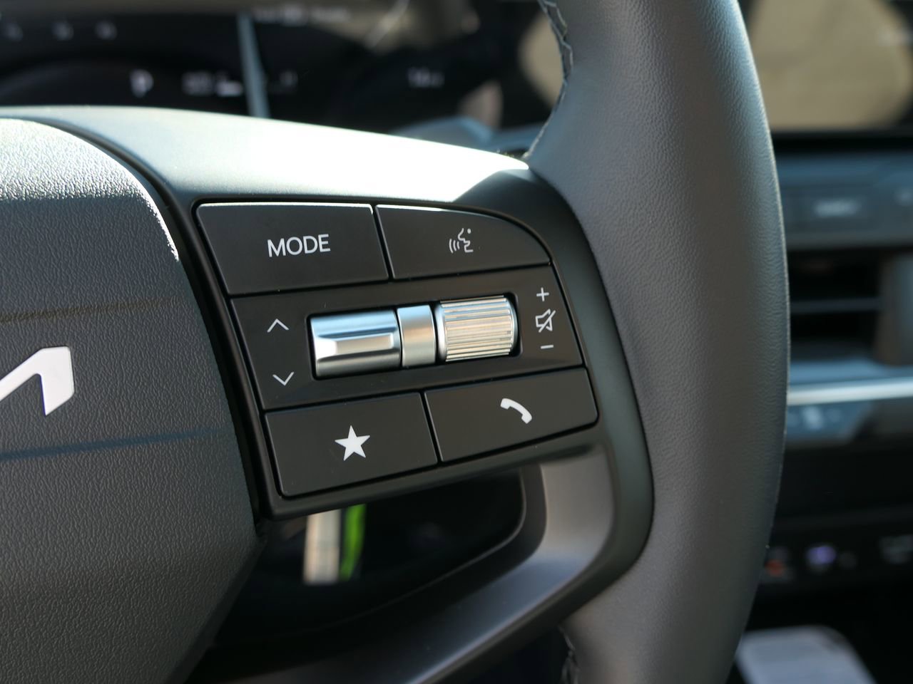 New 2025 Kia K4 EX image 12