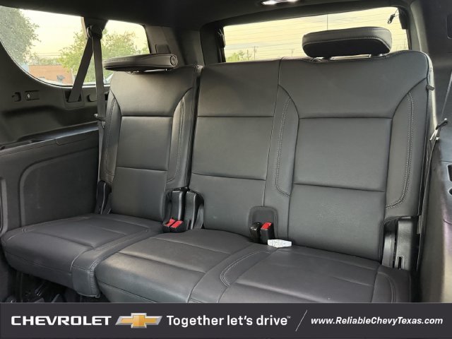 Used 2023 Chevrolet Suburban Z71 w/ Luxury Package AWD/4WD image 35
