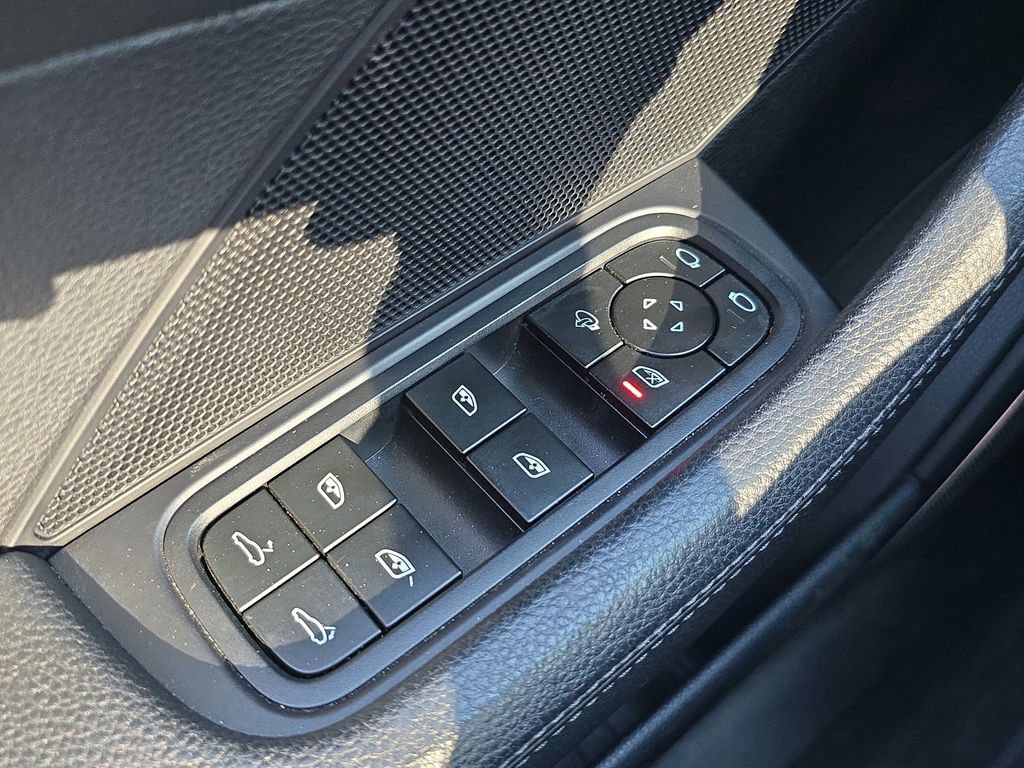 Used 2023 Porsche Panamera Platinum Edition image 31
