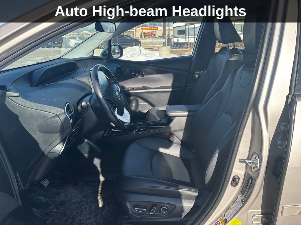 Used 2017 Toyota Prius Prime Premium image 12