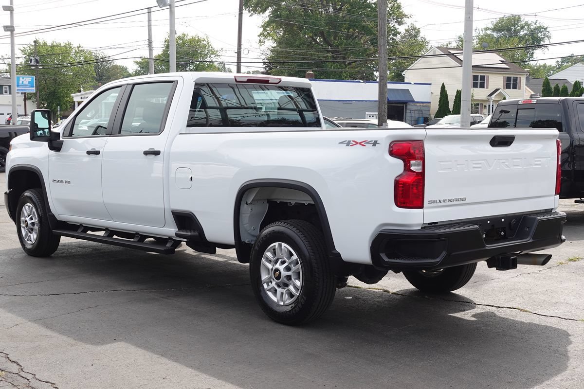 Used 2025 Chevrolet Silverado 2500 W/T AWD/4WD image 2