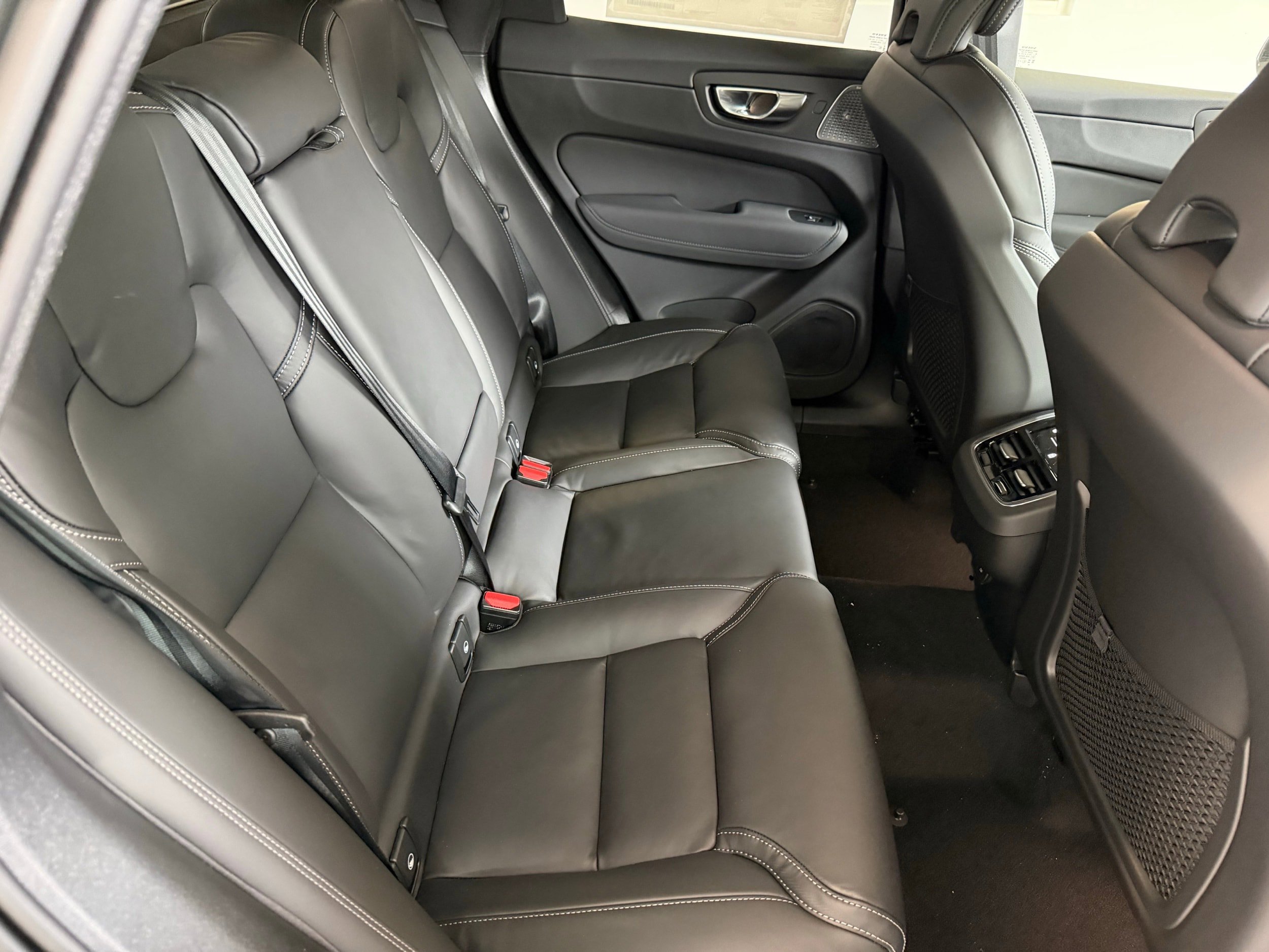 New 2026 Volvo XC60 B5 Ultra w/ Protection Package Premier AWD/4WD image 25
