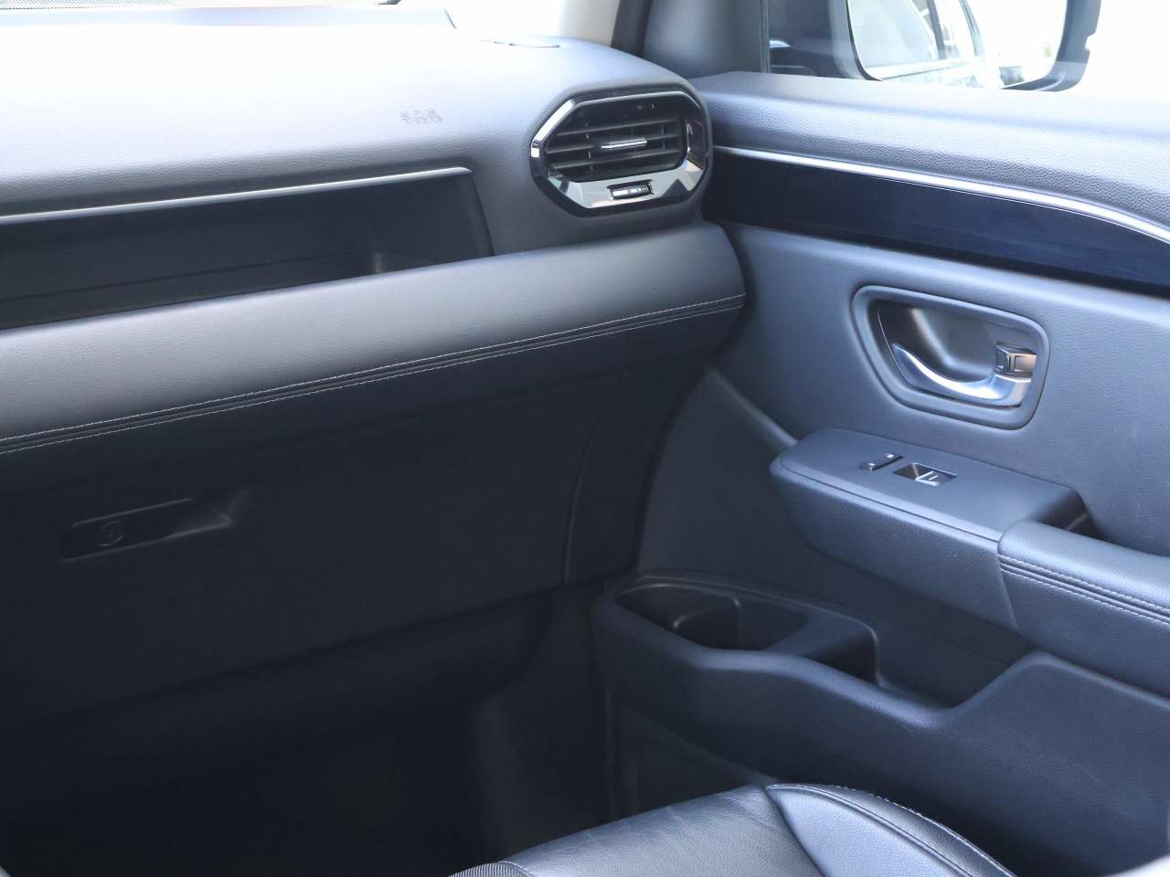 Used 2024 Honda Pilot Touring image 18