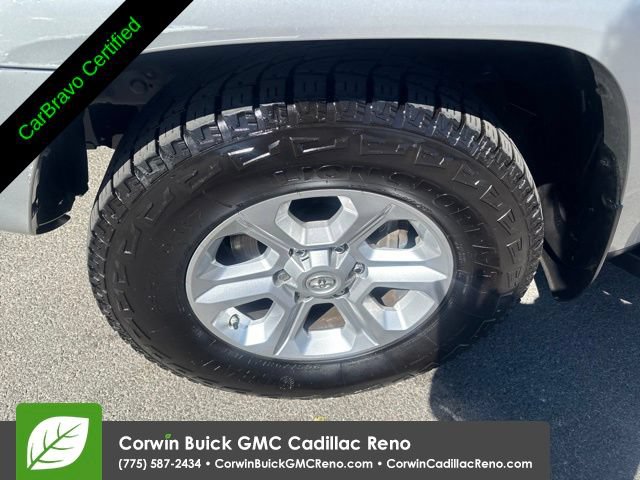 Used 2018 Toyota 4Runner SR5 AWD/4WD image 42
