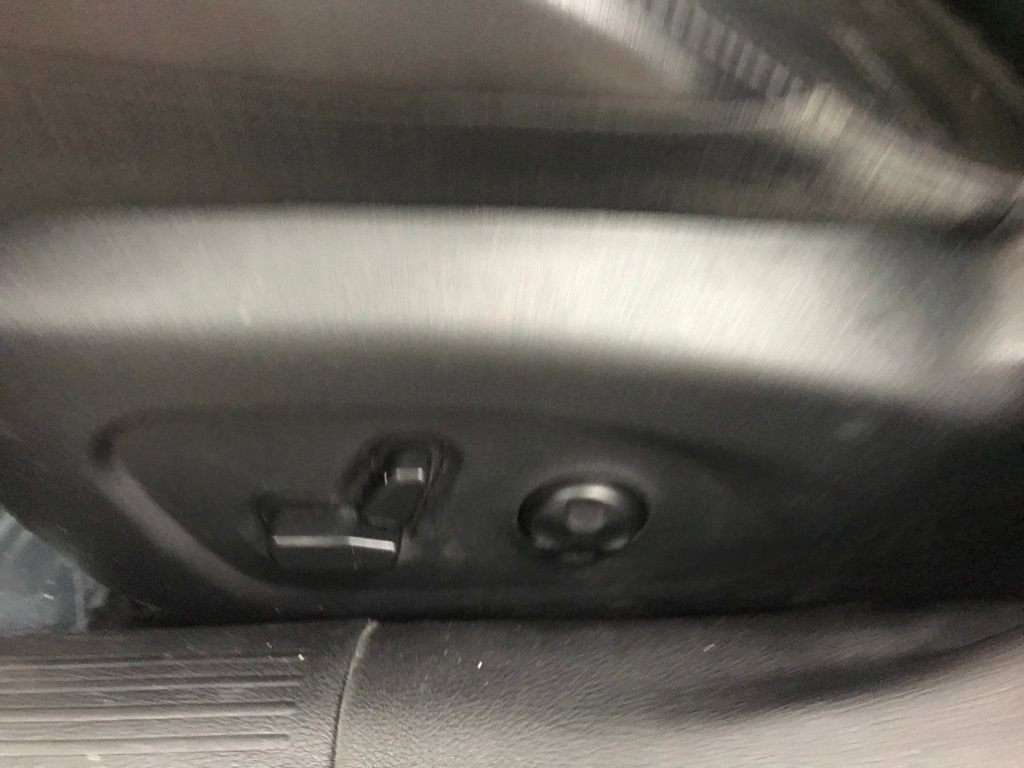 Used 2016 Chrysler 200 S w/ Navigation & Sound Group I image 13