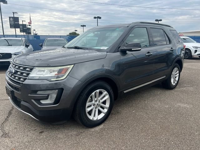 Used 2016 Ford Explorer XLT w/ Equipment Group 202A FWD image 8