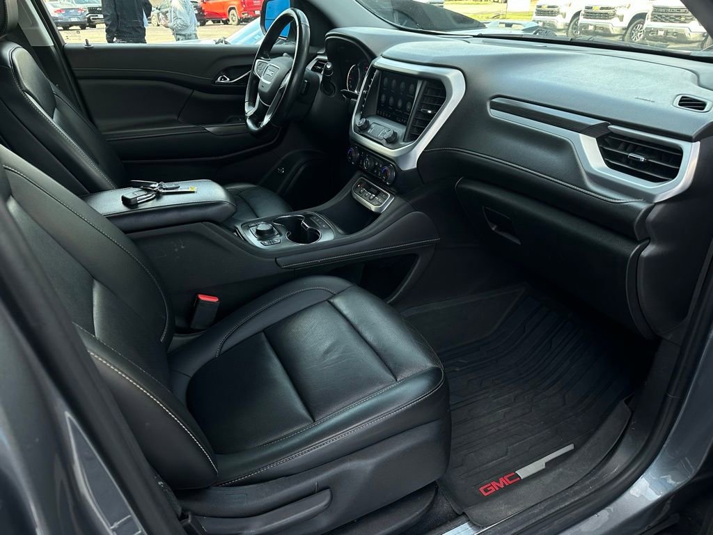 Used 2022 GMC Acadia SLT w/ Elevation Edition FWD image 17