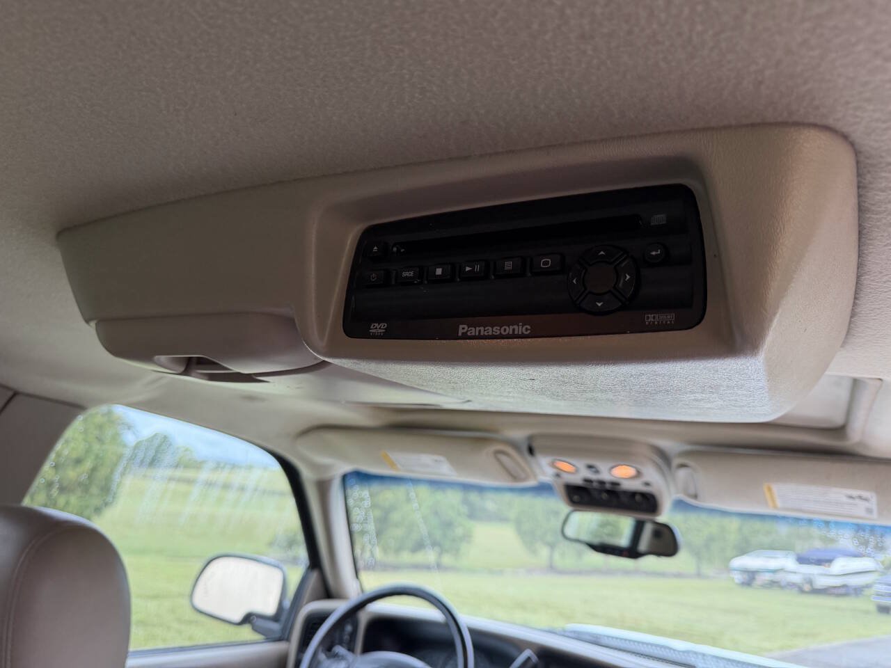 Used 2004 Chevrolet Suburban 2500 LT w/ Preferred Equipment Group AWD/4WD image 31