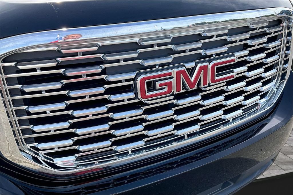 Used 2020 GMC Yukon Denali w/ Denali Premium Package AWD/4WD image 29