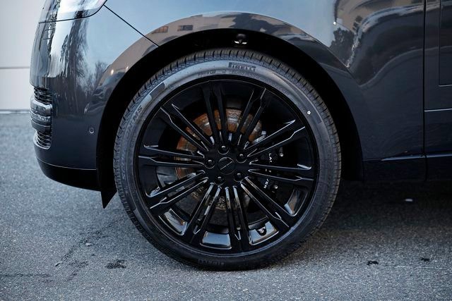 New 2026 Land Rover Range Rover Long Wheelbase SE image 4