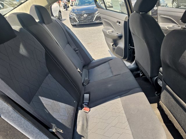 Used 2023 Nissan Versa SV FWD image 14