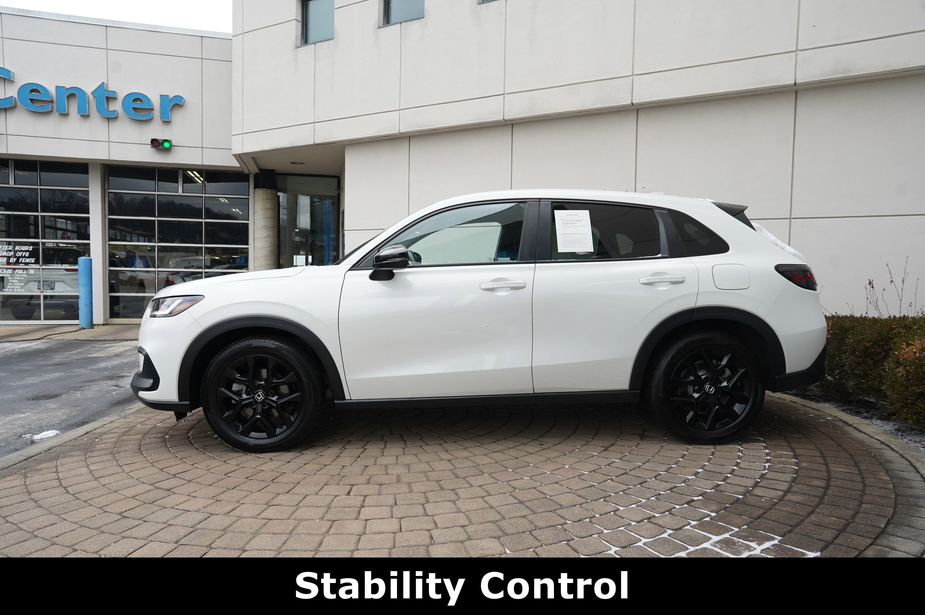 Used 2023 Honda HR-V Sport image 17