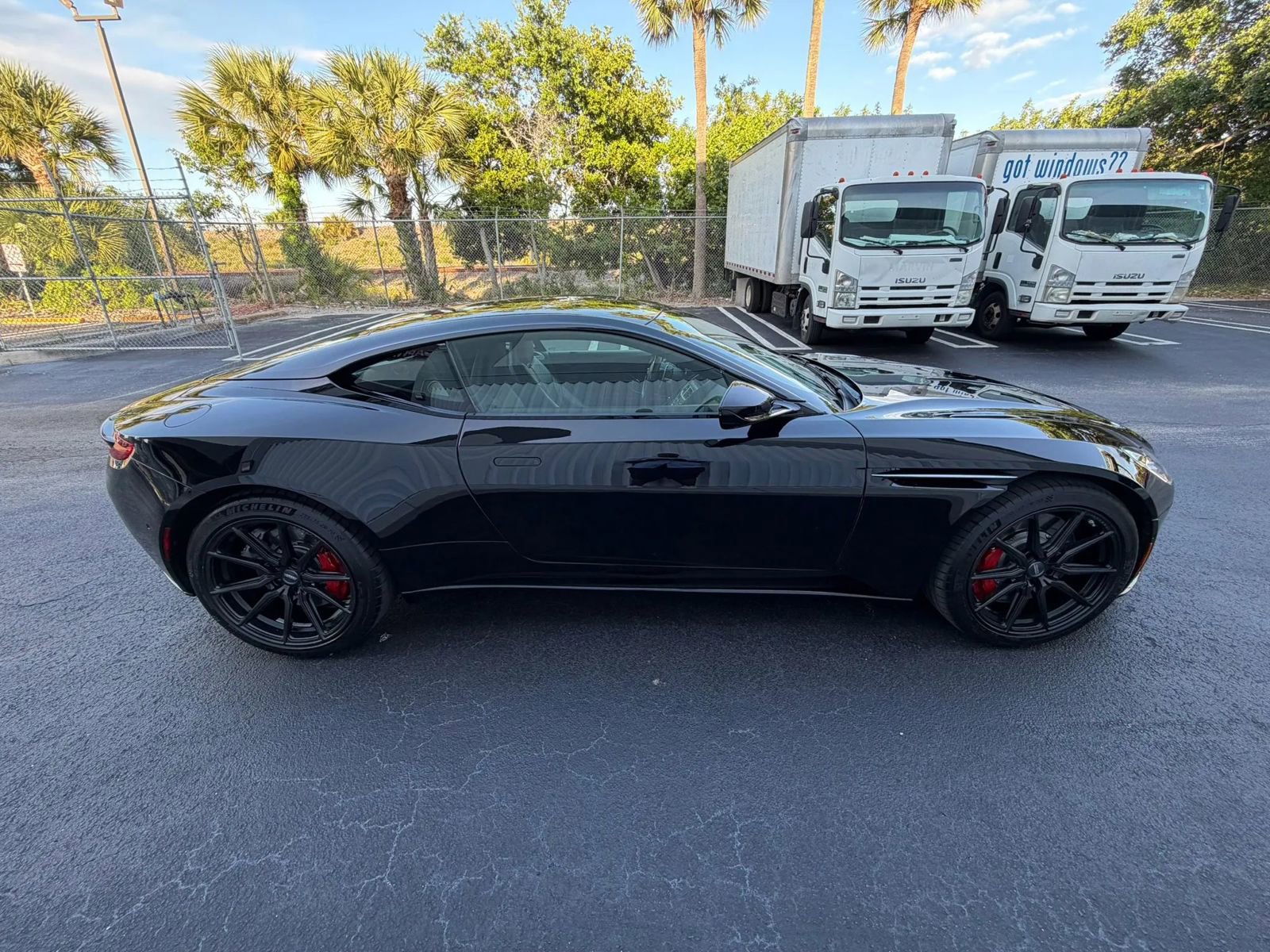 Used 2018 Aston Martin DB11 V12 RWD image 5