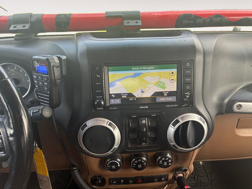 Used 2014 Jeep Wrangler Unlimited Sahara w/ Connectivity Group AWD/4WD image 31
