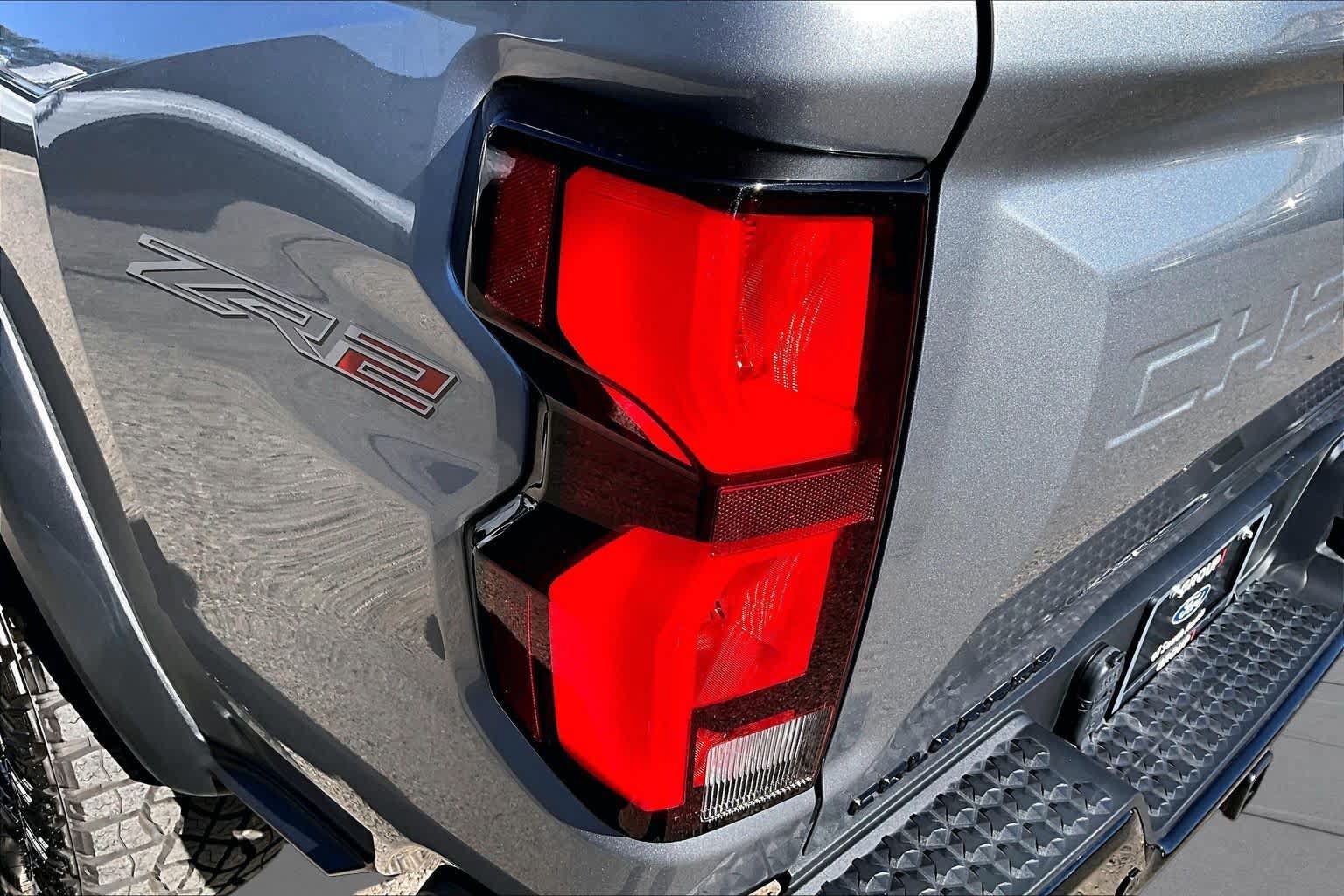 Used 2026 Chevrolet Colorado ZR2 w/ Technology Package AWD/4WD image 28