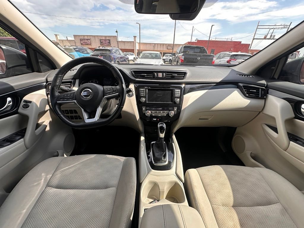 Used 2021 Nissan Rogue Sport SV FWD image 16