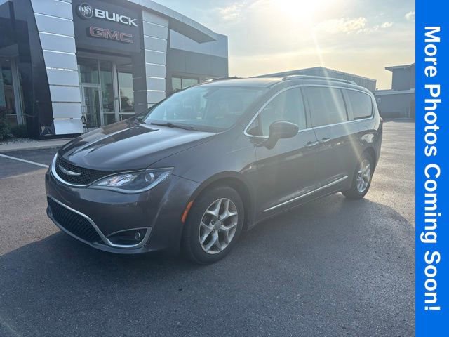 Used 2017 Chrysler Pacifica Touring-L Plus w/ Tire & Wheel Group