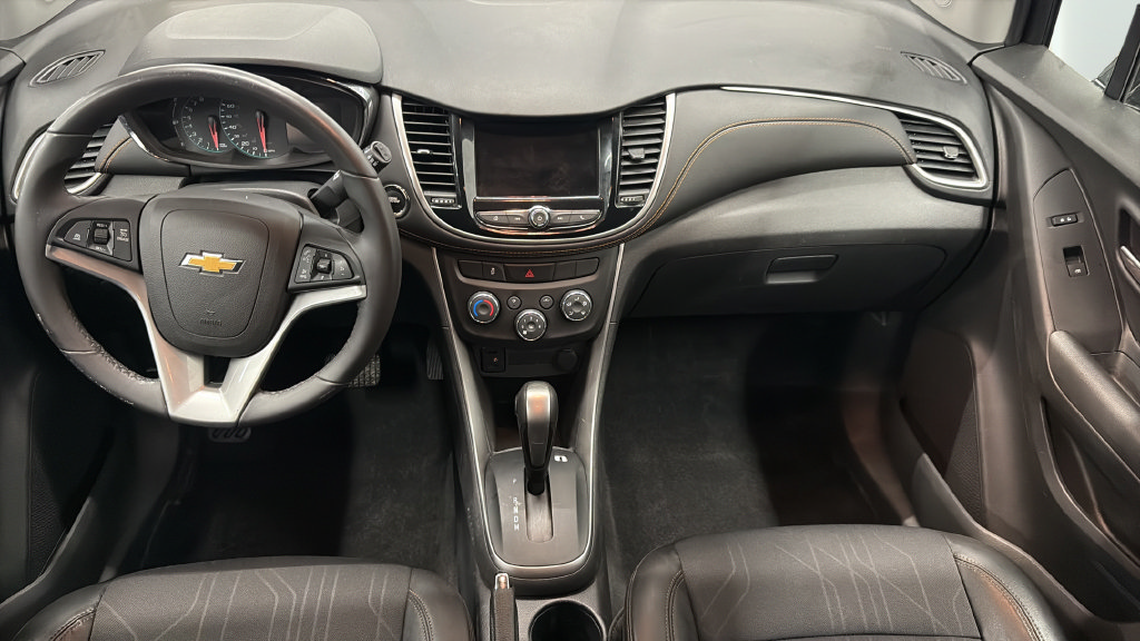 Used 2019 Chevrolet Trax LT w/ LT Convenience Package AWD/4WD image 11