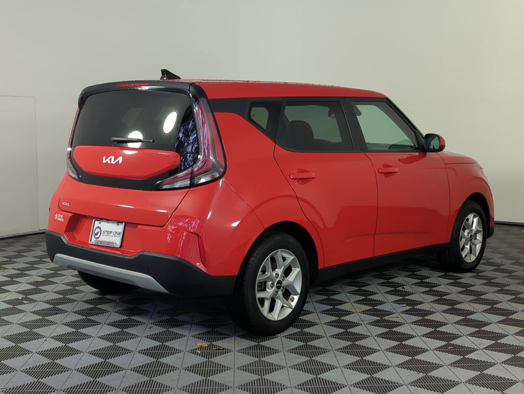 Used 2025 Kia Soul LX w/ LX Technology Package image 7