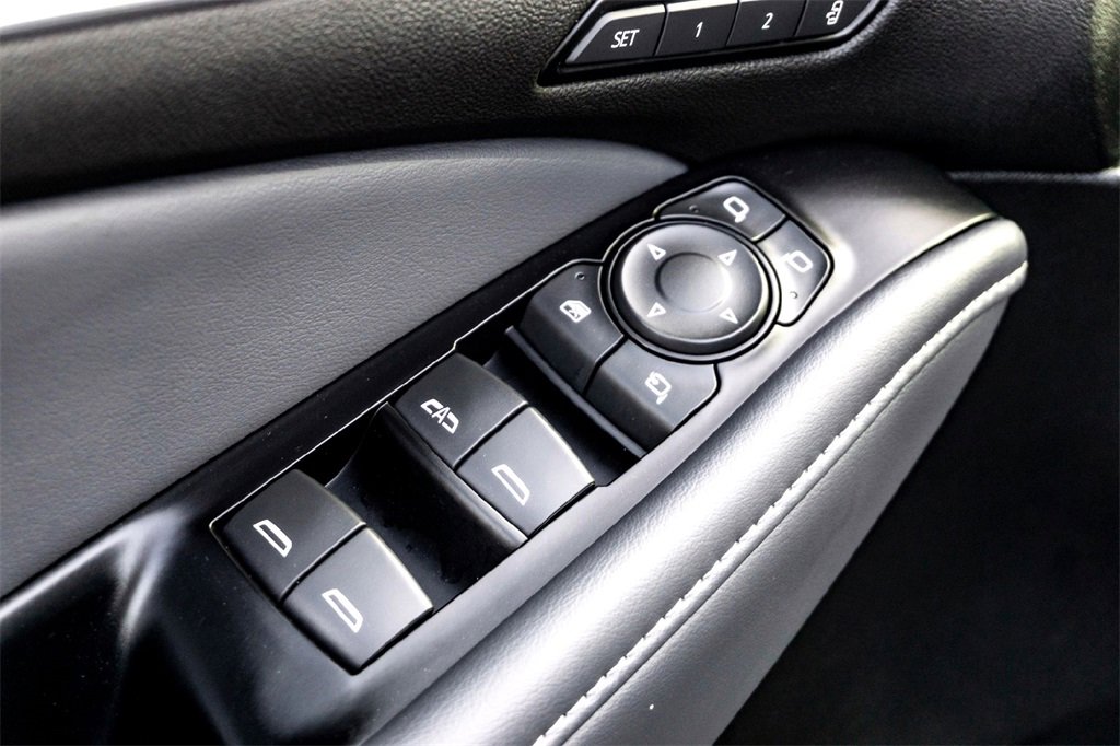 Used 2024 Buick Enclave Premium image 11