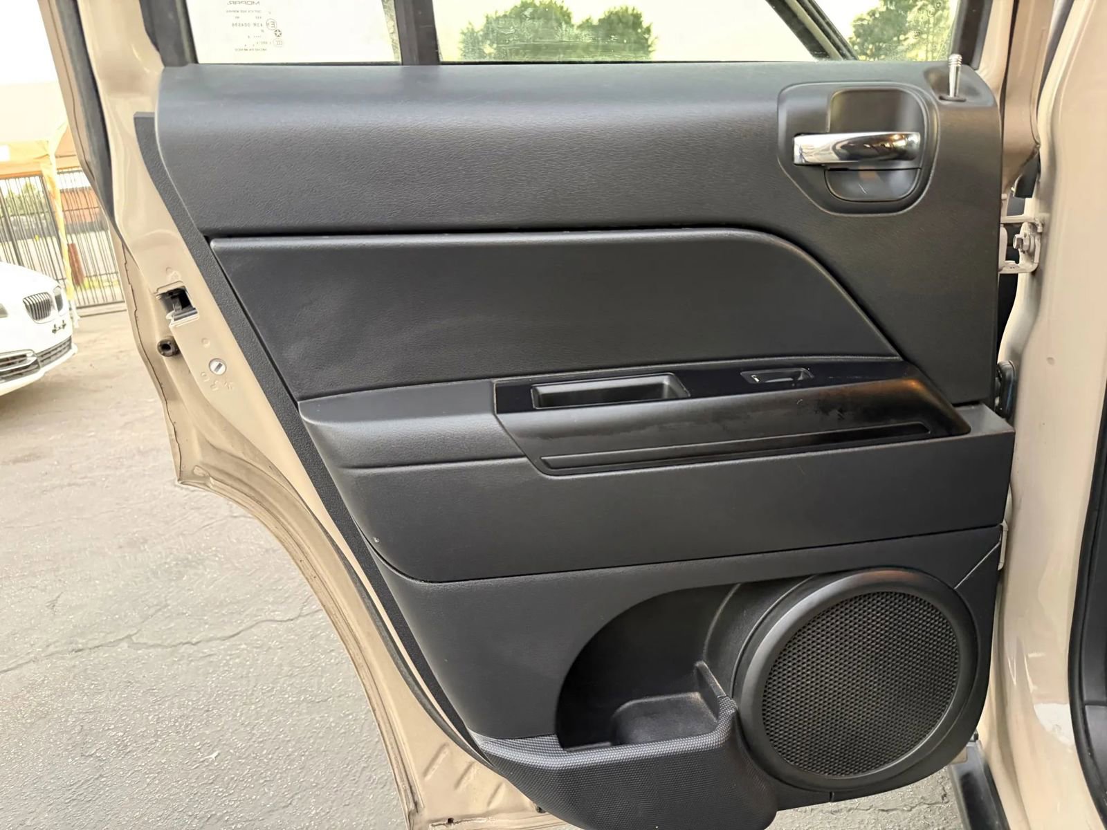 Used 2016 Jeep Patriot Latitude w/ Sun/Sound Group image 30