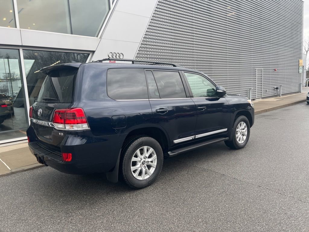 Used 2018 Toyota Land Cruiser image 24