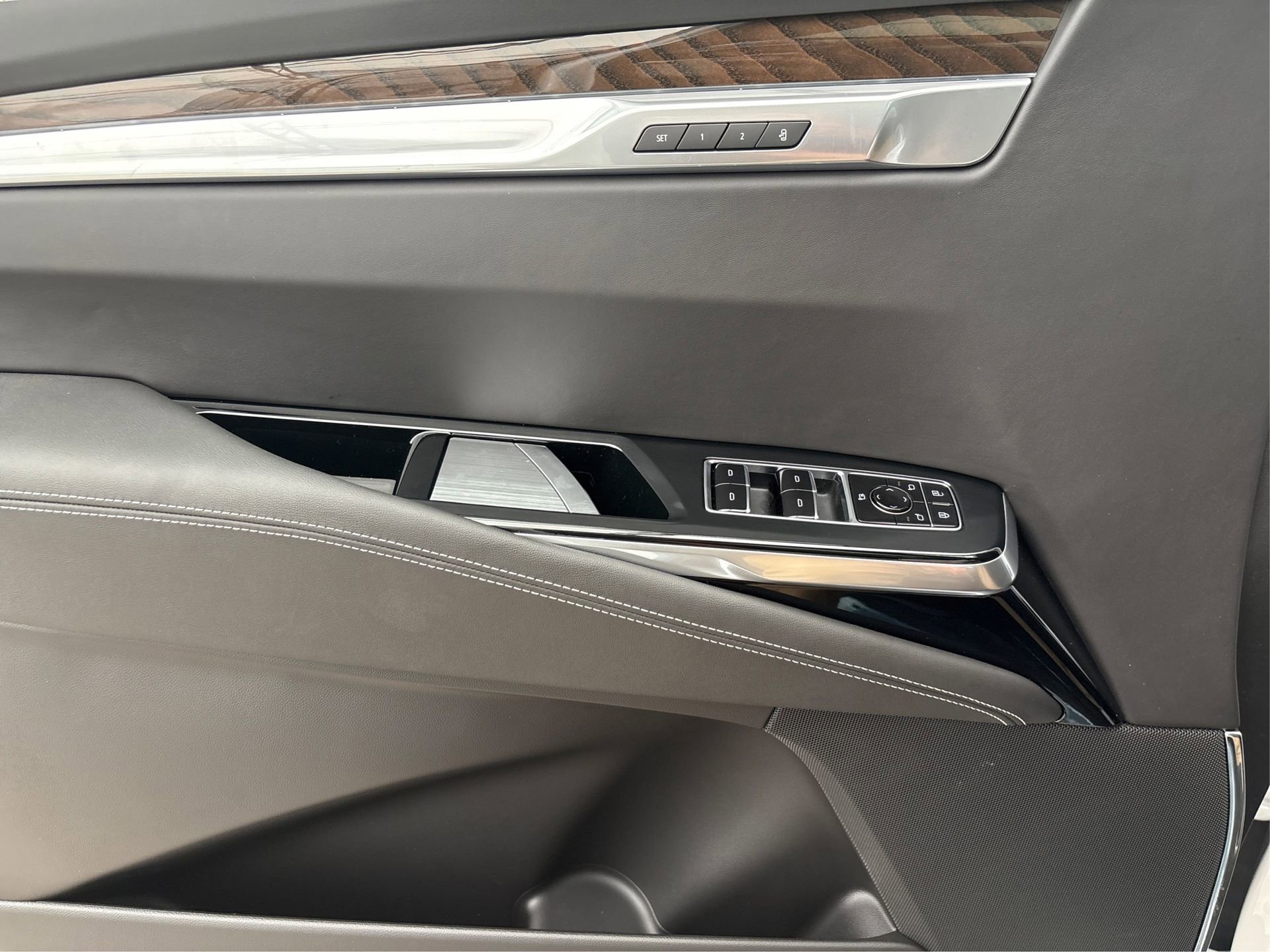 New 2025 Cadillac Escalade ESV Sport Platinum image 20