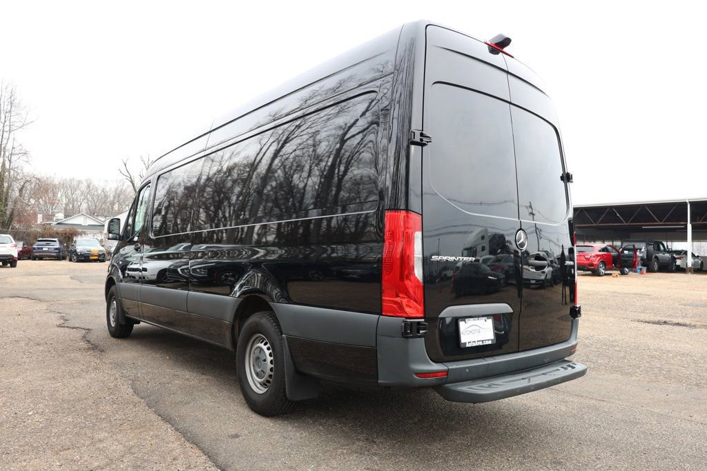 Used 2024 Mercedes-Benz Sprinter 2500 w/ Acoustic Package image 3