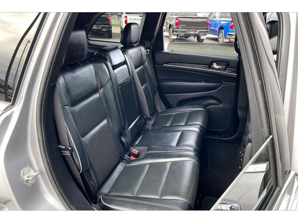Used 2020 Jeep Grand Cherokee Overland AWD/4WD image 29