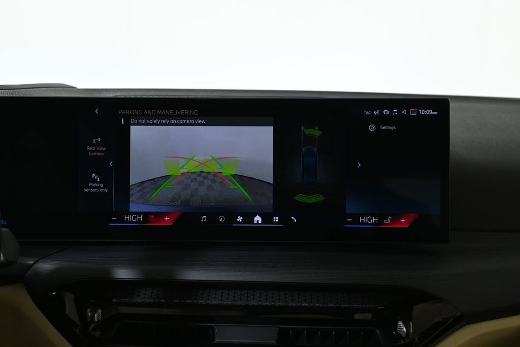 Used 2026 BMW 330i xDrive Sedan w/ Premium Package image 23