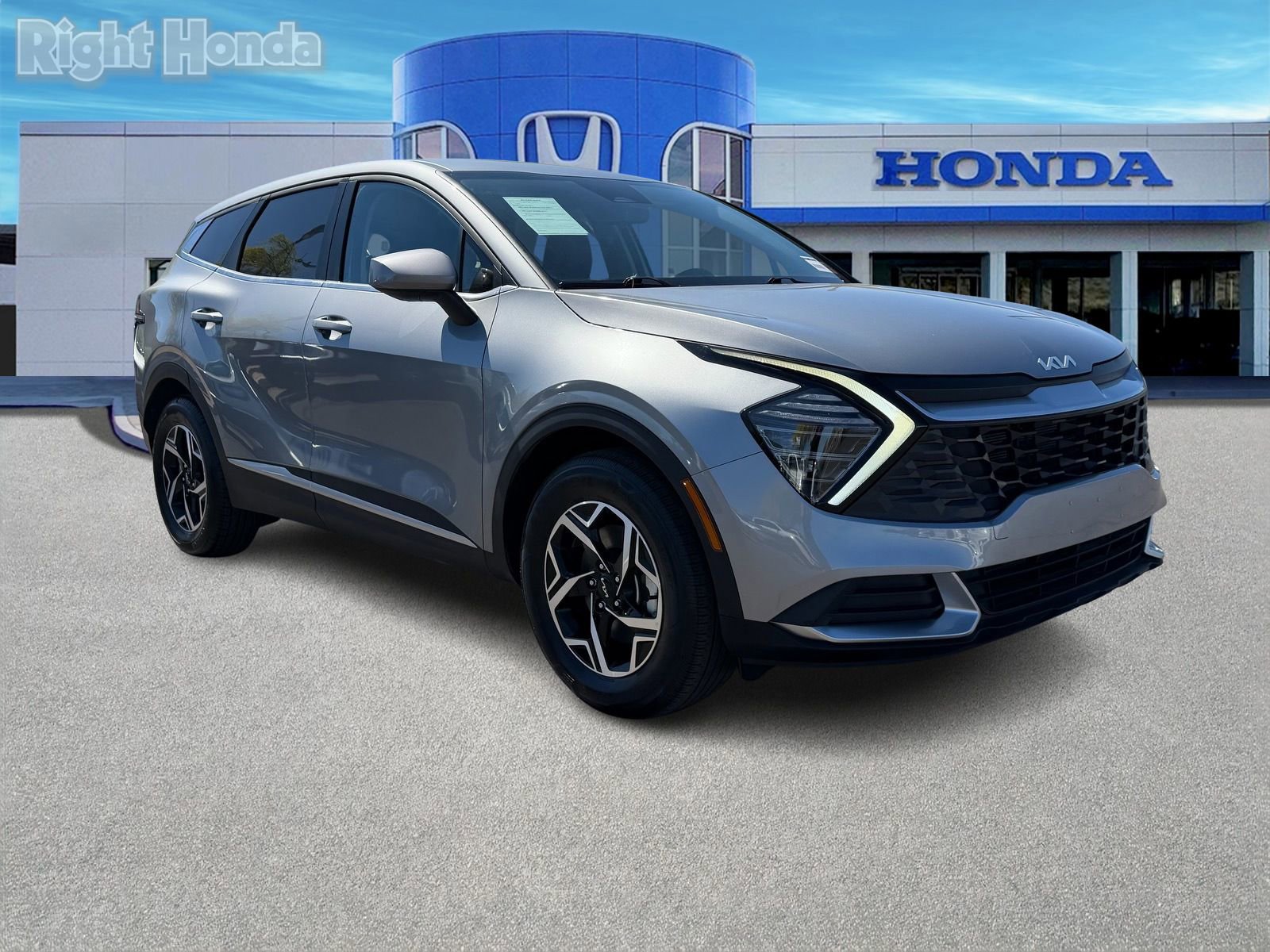 Used 2025 Kia Sportage LX image 10