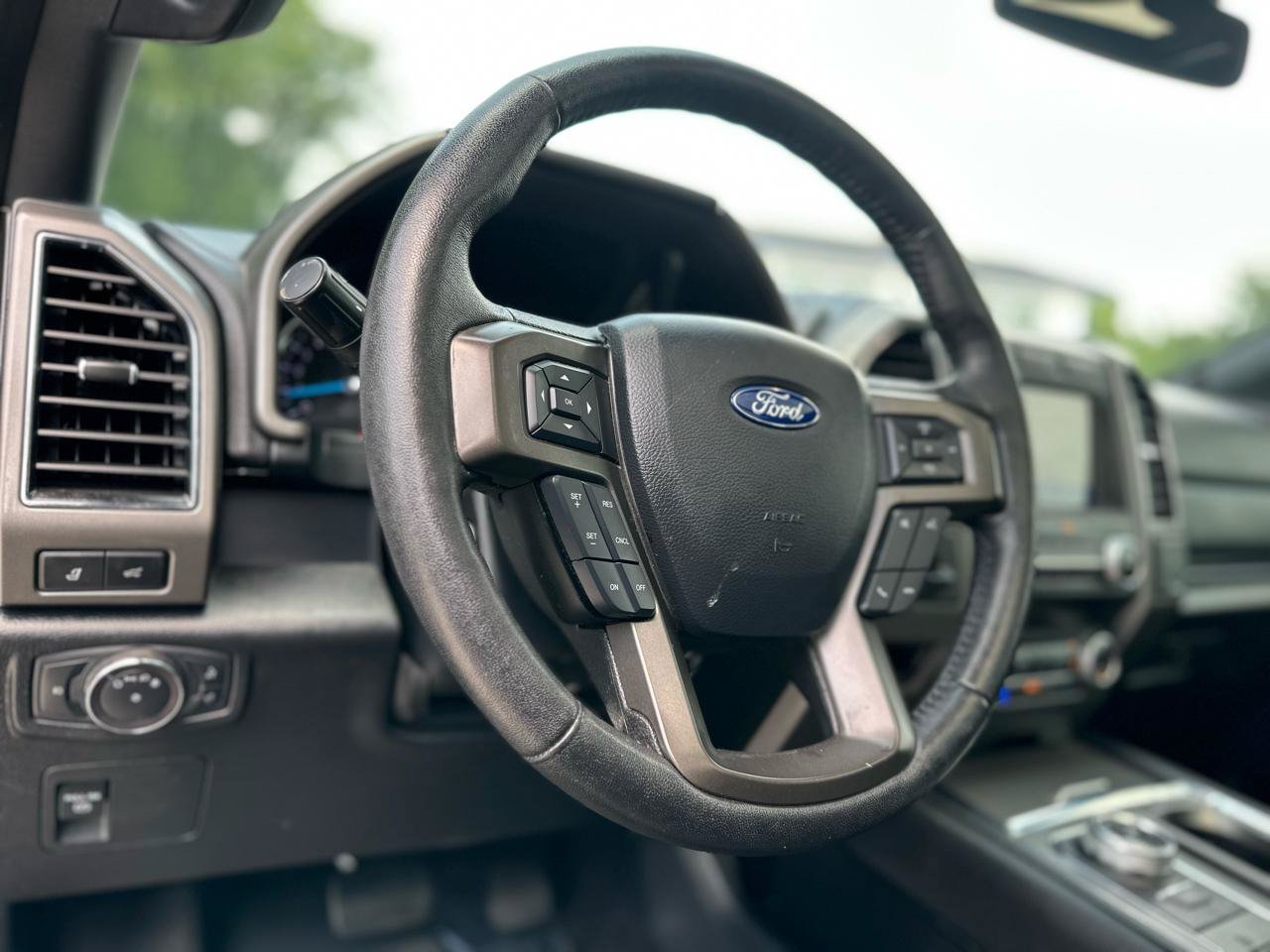 Used 2020 Ford Expedition Max XLT w/ Equipment Group 202A RWD image 12