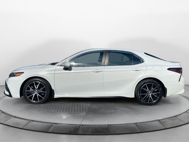Used 2023 Toyota Camry SE FWD image 2