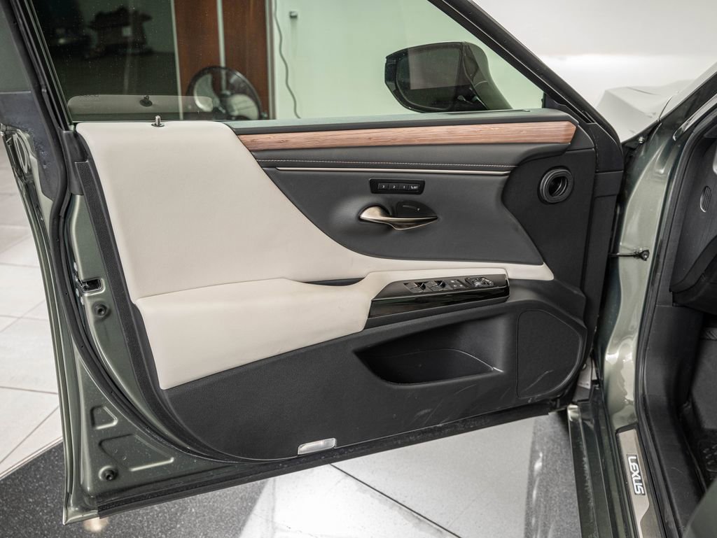 Certified 2024 Lexus ES 350 Luxury w/ Technology Package image 17