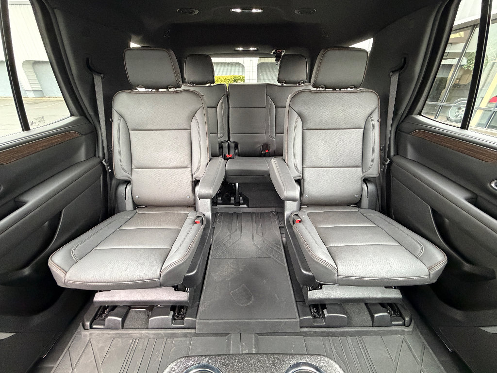 Used 2024 Chevrolet Tahoe High Country w/ Max Trailering Package AWD/4WD image 3