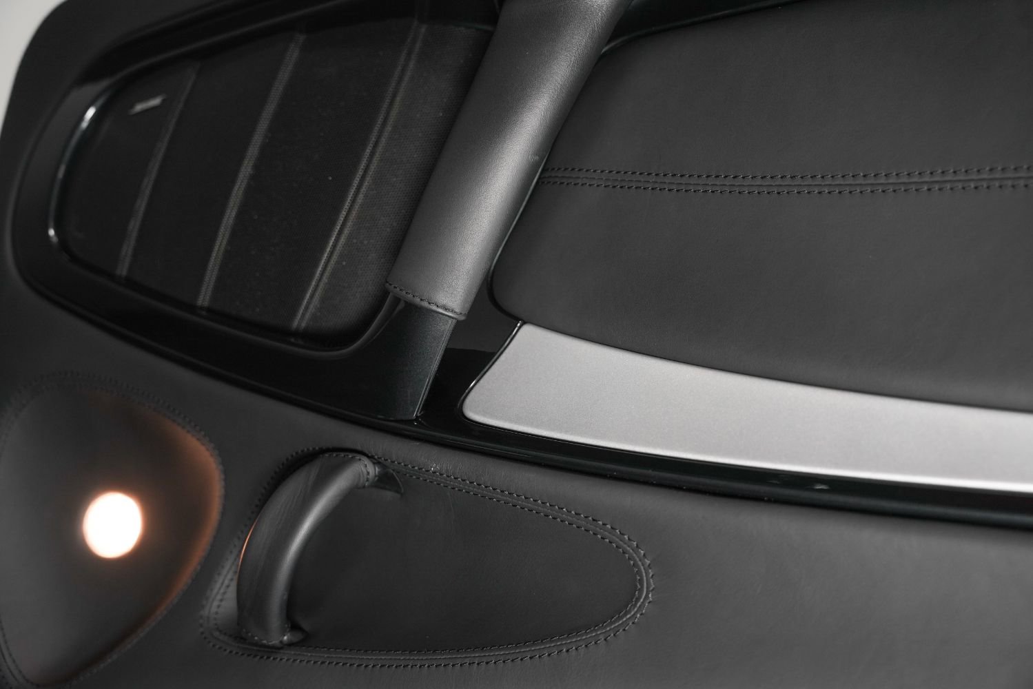 Used 2005 Mercedes-Benz SLR image 47