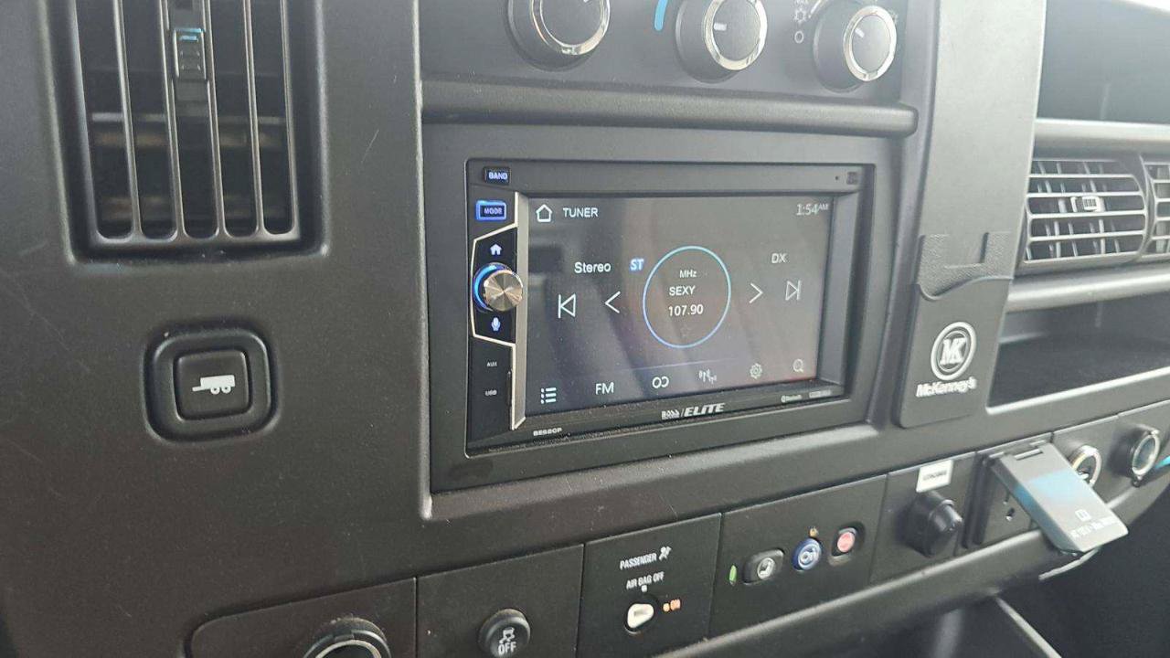 Used 2022 Chevrolet Express 3500 w/ Power Convenience Package RWD image 9