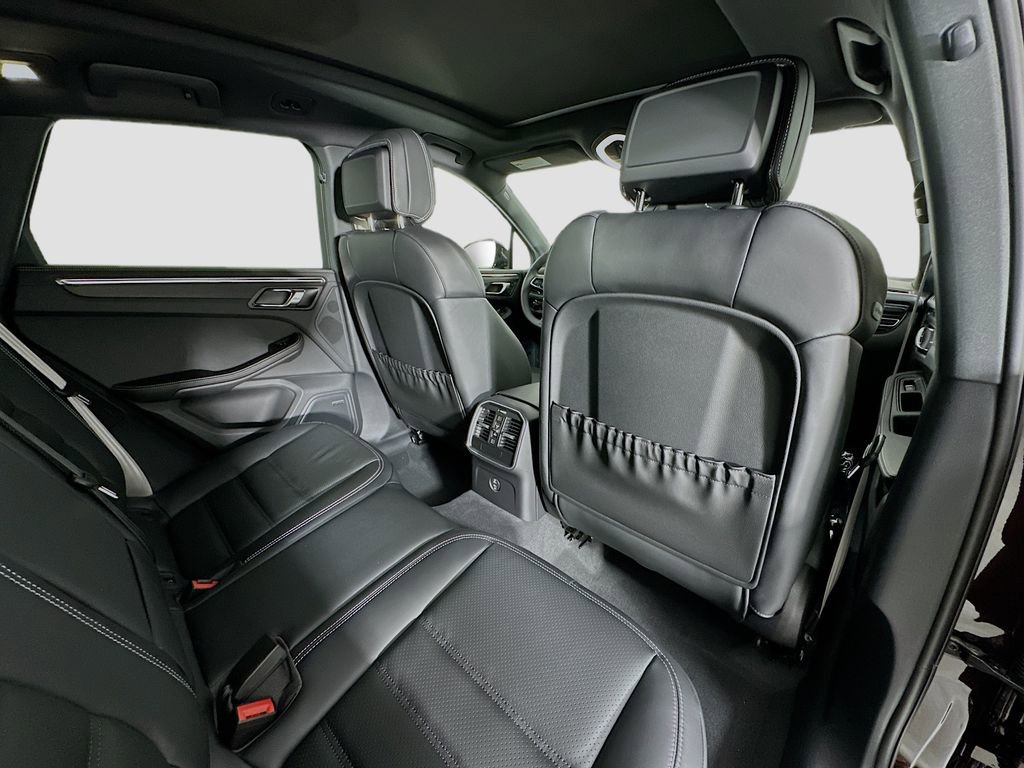 New 2026 Porsche Macan GTS image 30