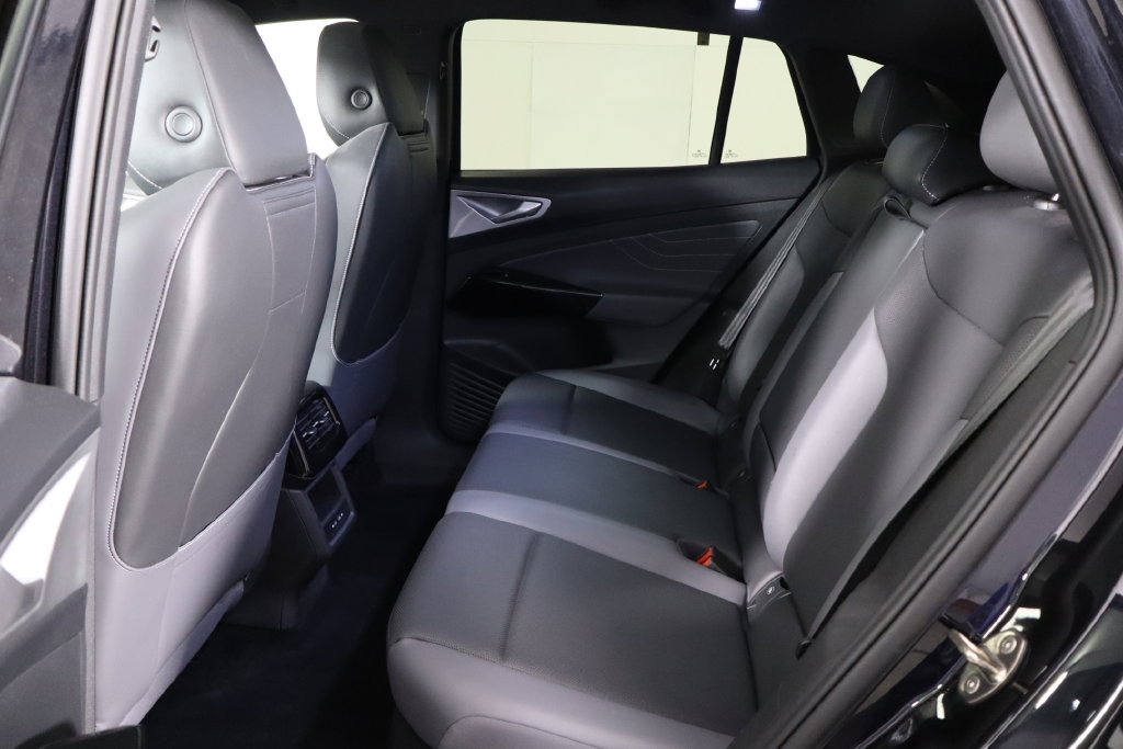 Used 2023 Volkswagen ID.4 S RWD image 16