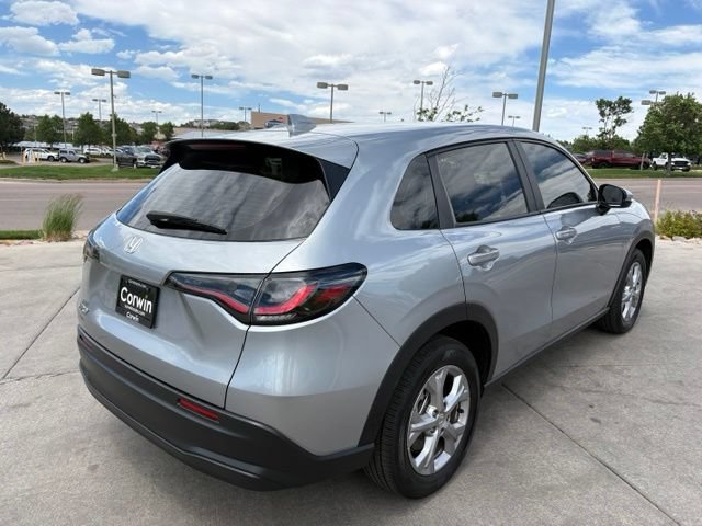 Used 2025 Honda HR-V LX image 8