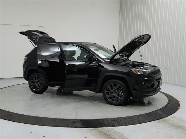 New 2026 Jeep Compass Latitude image 9