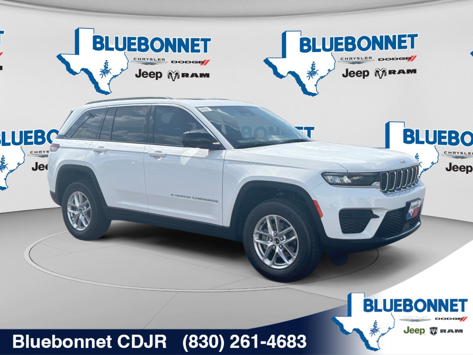 New 2026 Jeep Grand Cherokee Laredo X RWD image 3