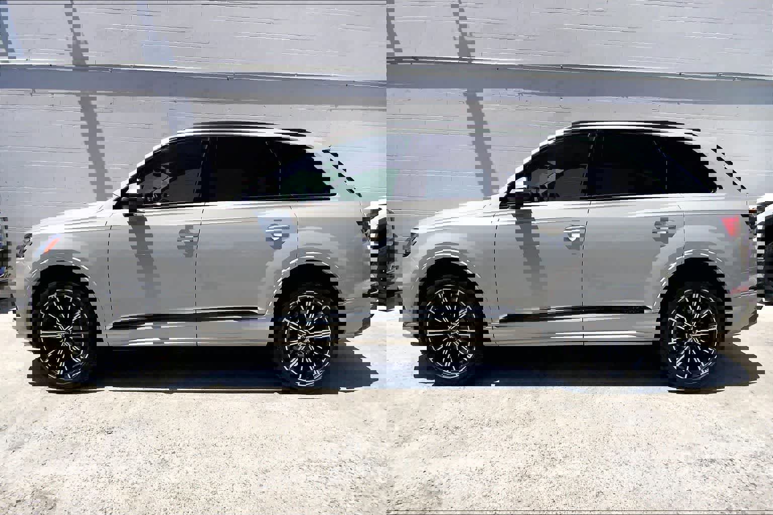 Used 2022 Audi Q7 Premium Plus w/ Premium Plus Package image 4