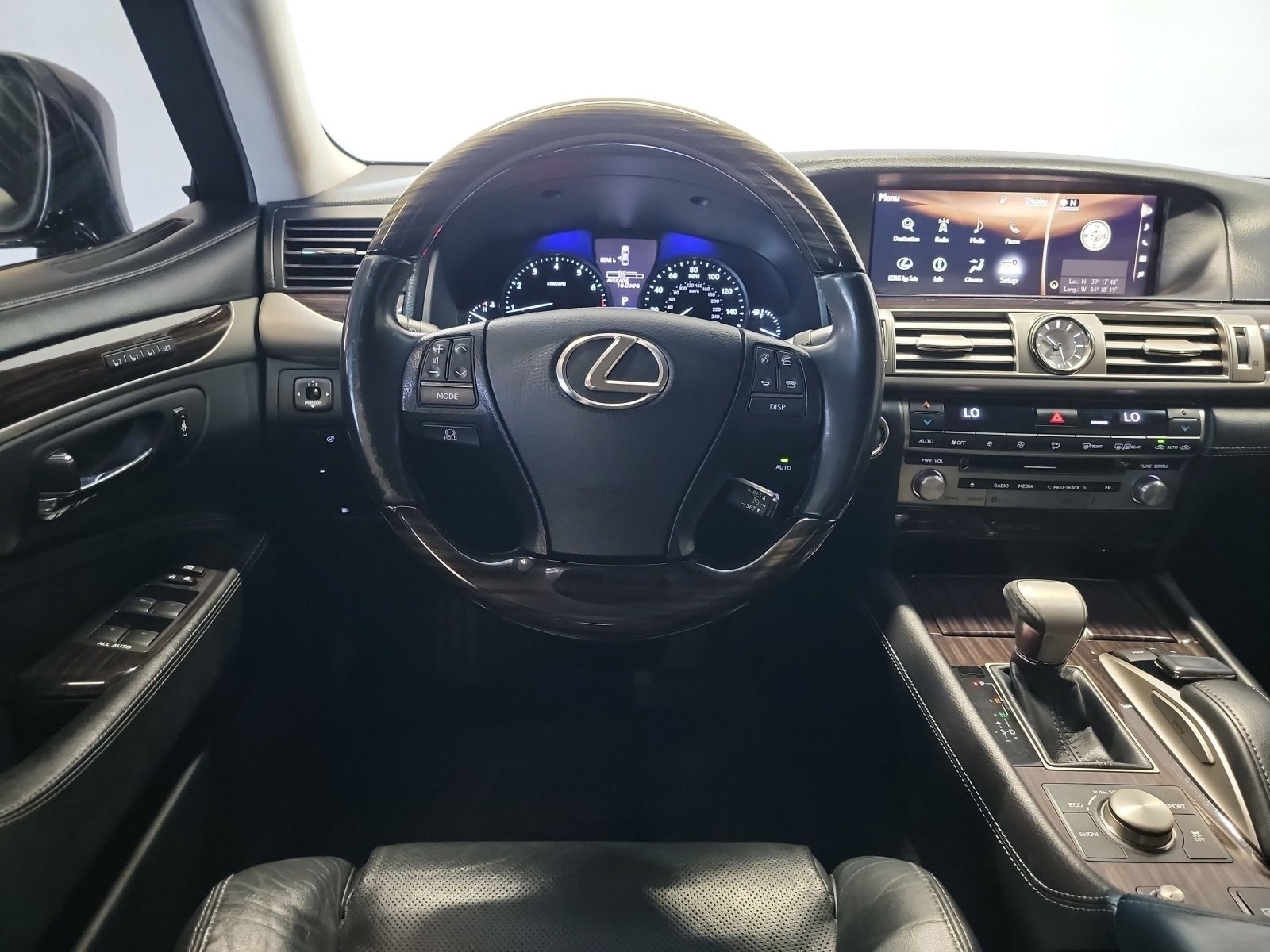 Used 2016 Lexus LS 460 AWD w/ Comfort Package image 16