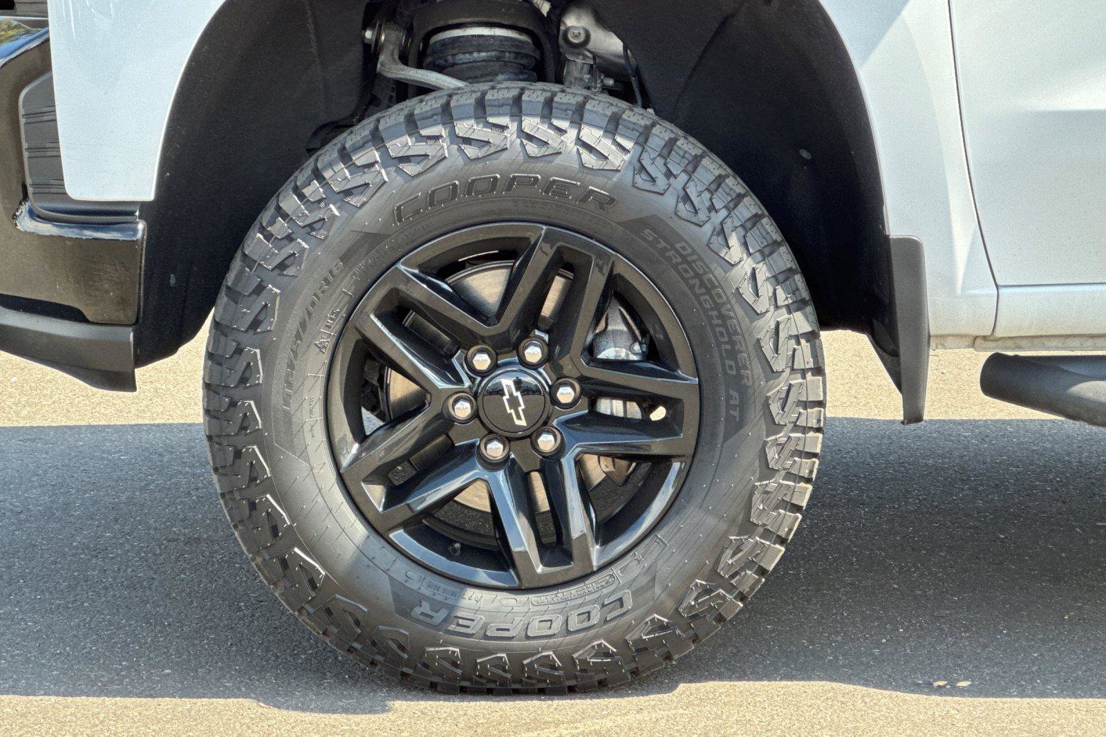 Used 2021 Chevrolet Silverado 1500 LT Trail Boss w/ Convenience Package II image 28