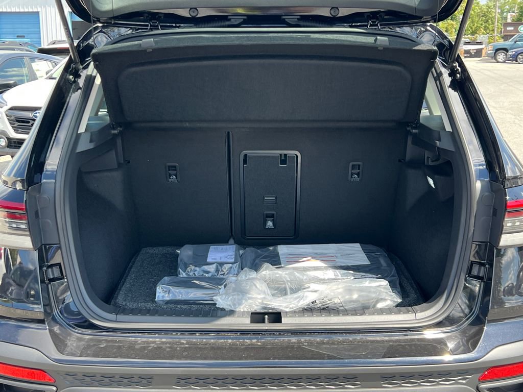 New 2025 Volkswagen Taos S image 14