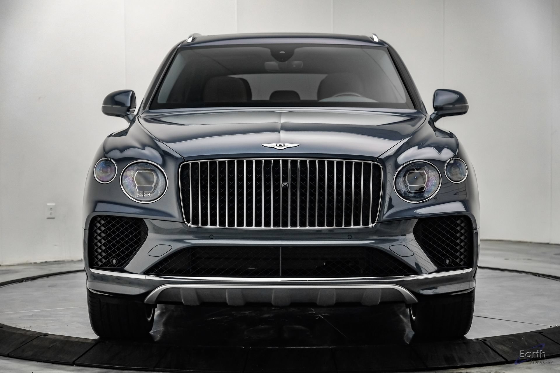 Used 2023 Bentley Bentayga Extended Wheelbase AWD/4WD image 28