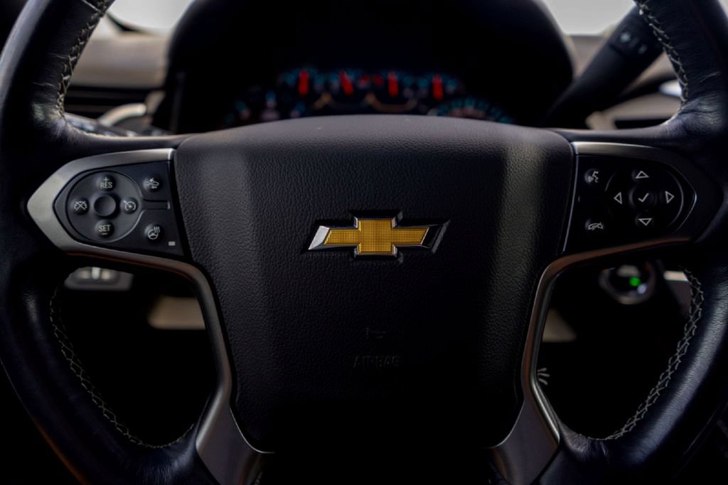 Used 2018 Chevrolet Tahoe LT w/ Luxury Package RWD image 13