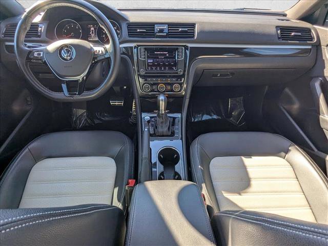 Used 2018 Volkswagen Passat GT image 16