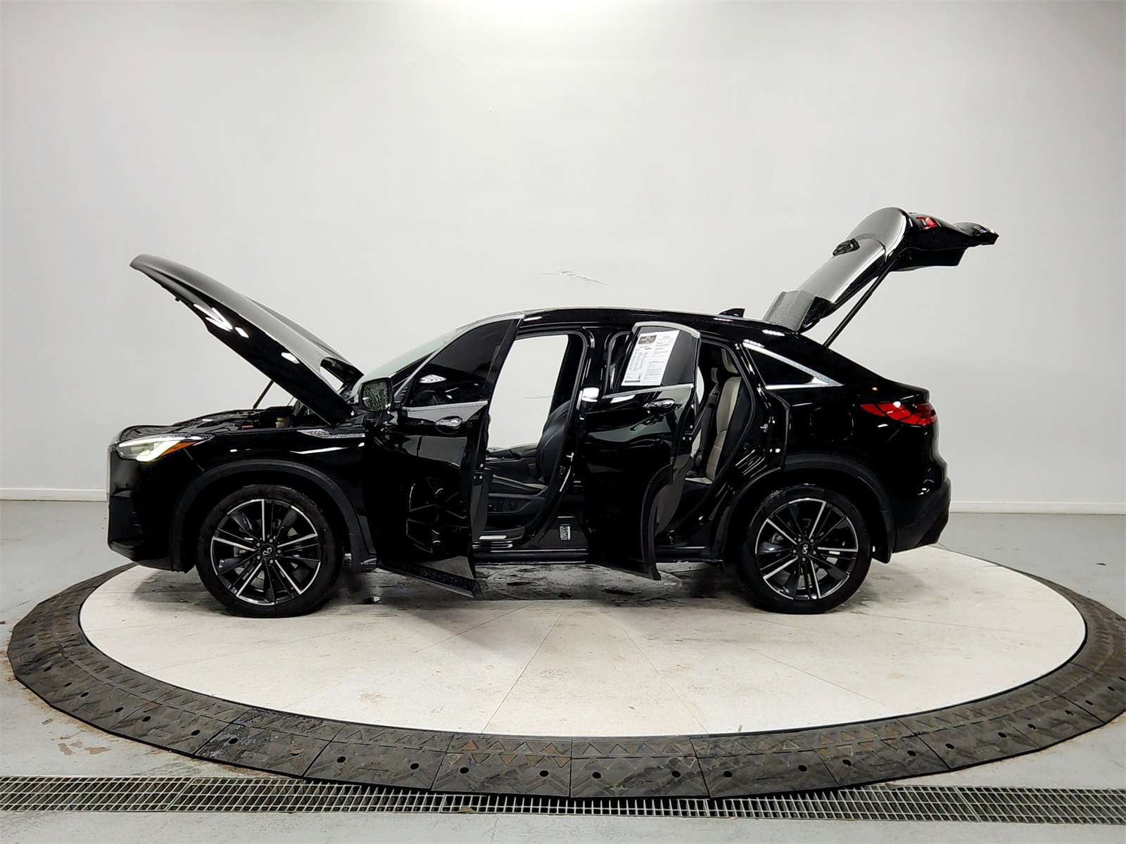 Used 2023 INFINITI QX55 Luxe w/ Cargo Package image 12